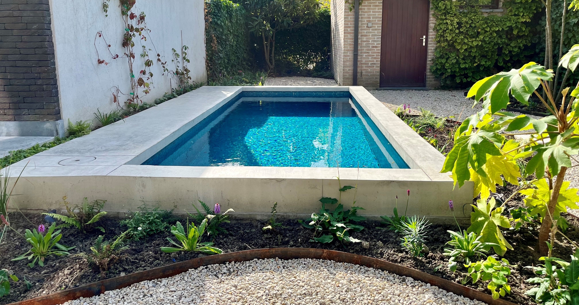 HDB Pools | Pool lined with mosaic