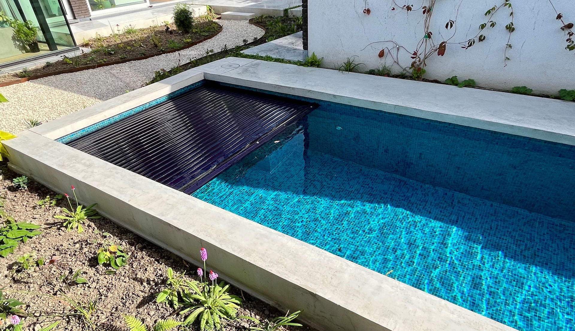HDB Pools | Pool lined with mosaic